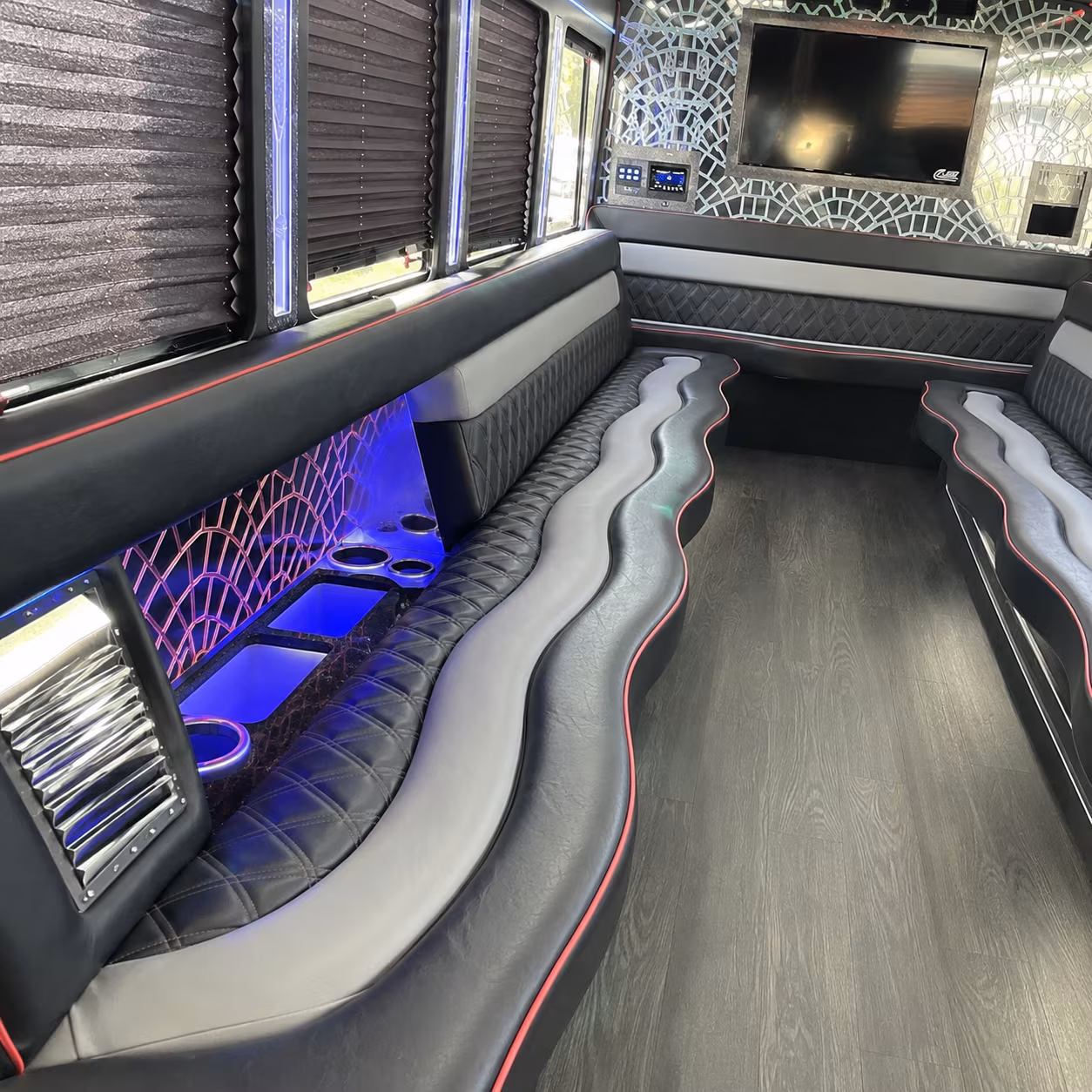 bus rentals for tacoma area corporate groups heading to seattle