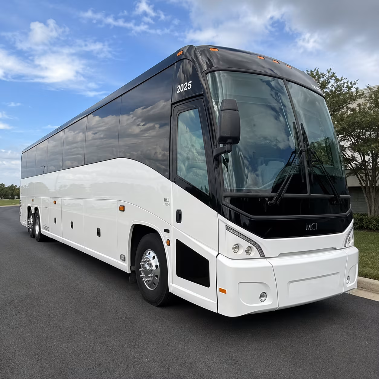charter bus shuttle service to seattle tacoma international airport sea