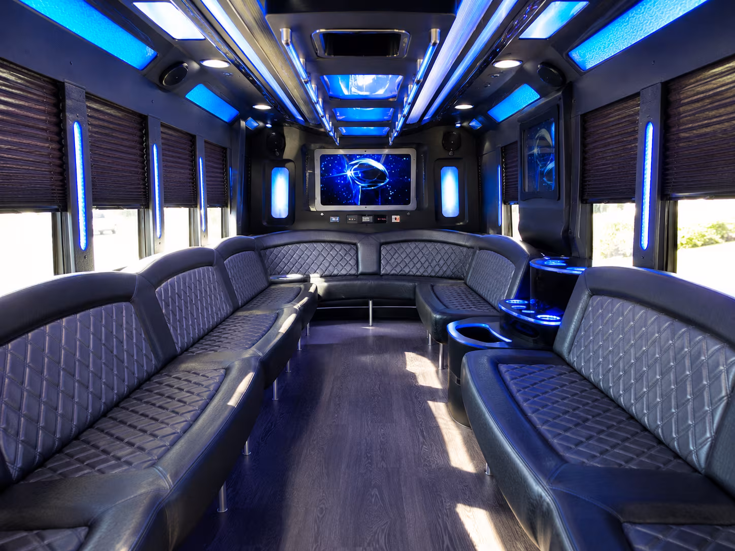private group tours and sightseeing buses around tacoma